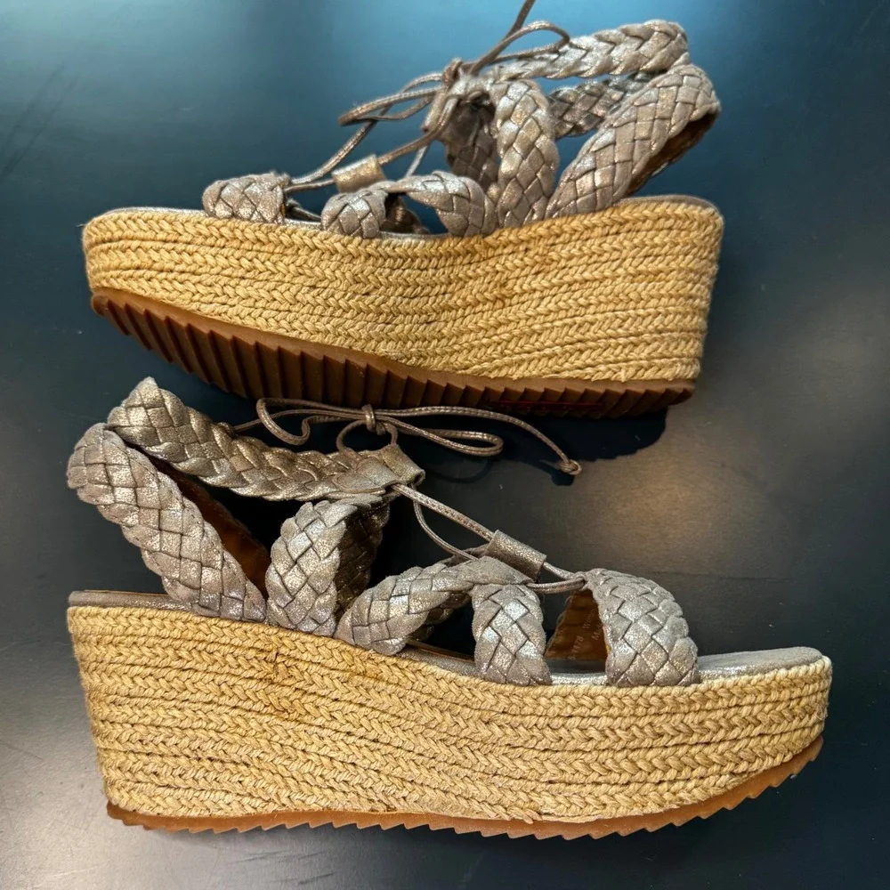 Trask Women 8 M Metallic Silver Woven Leather Espadrille Wedge Heel Sandals